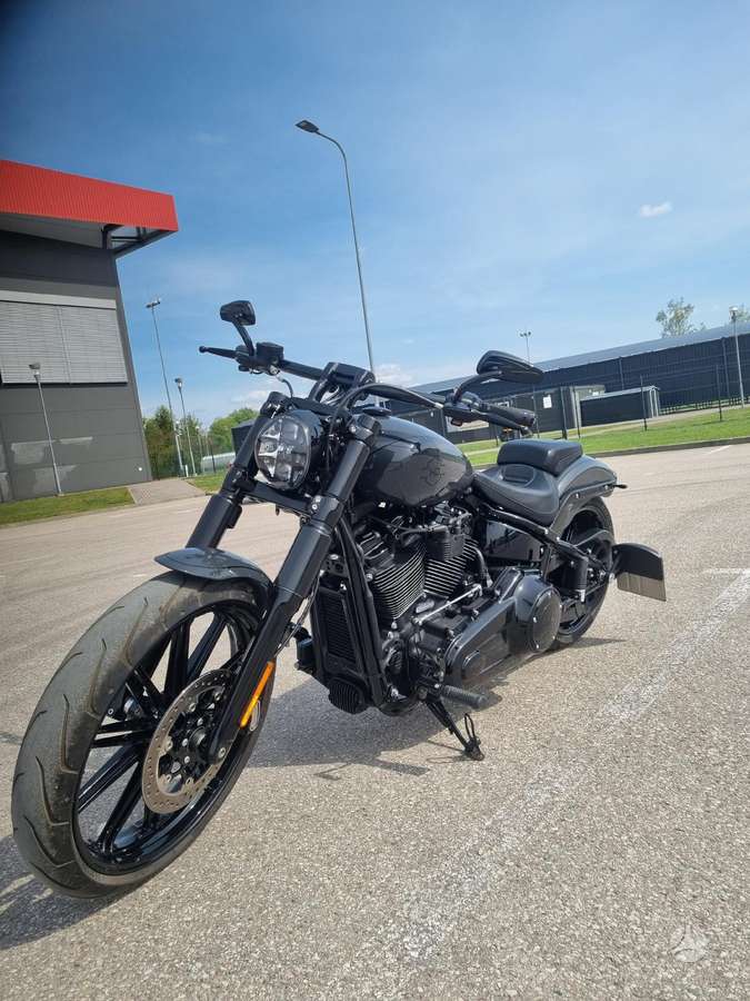 Harley-Davidson BREAKOUT 1868cc, choppers / cruisers / custom