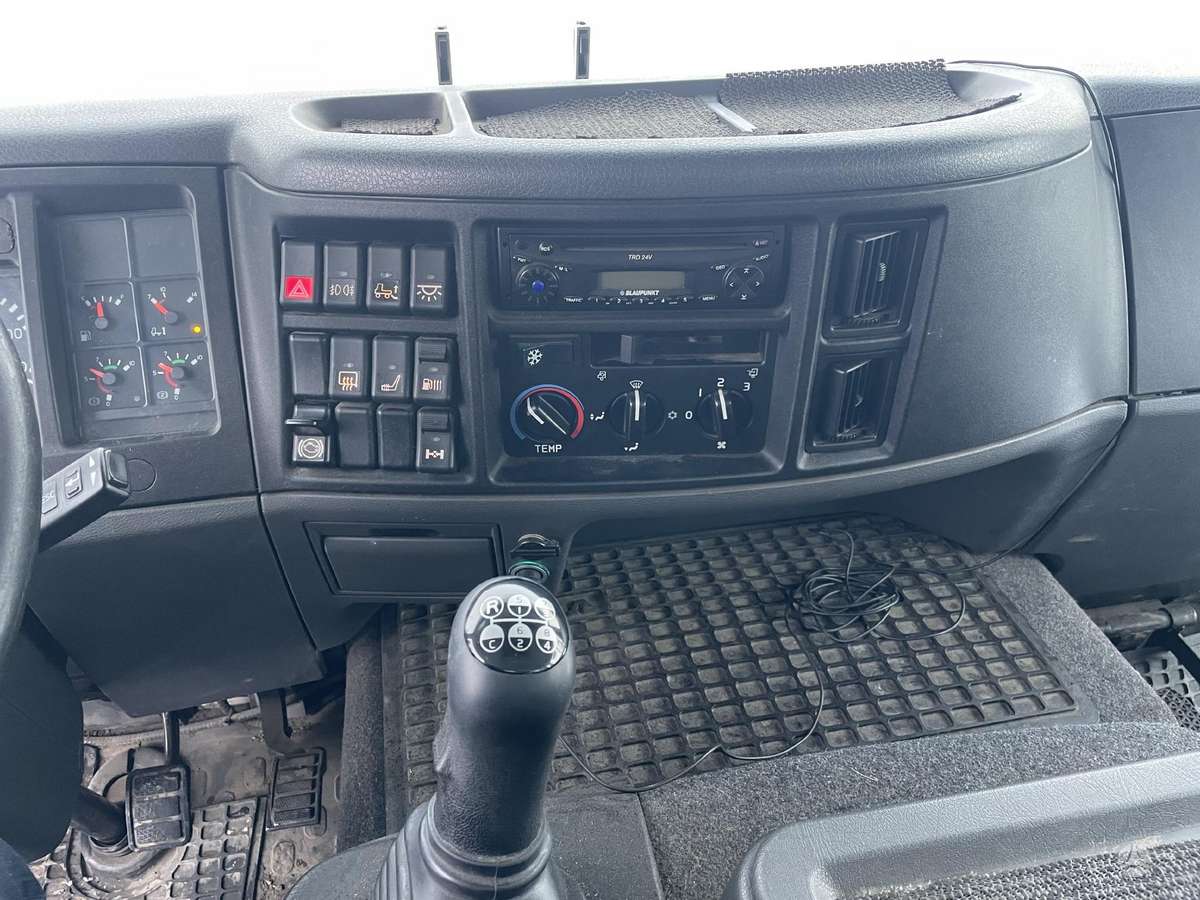 Volvo FL615, пологовые / тентовые