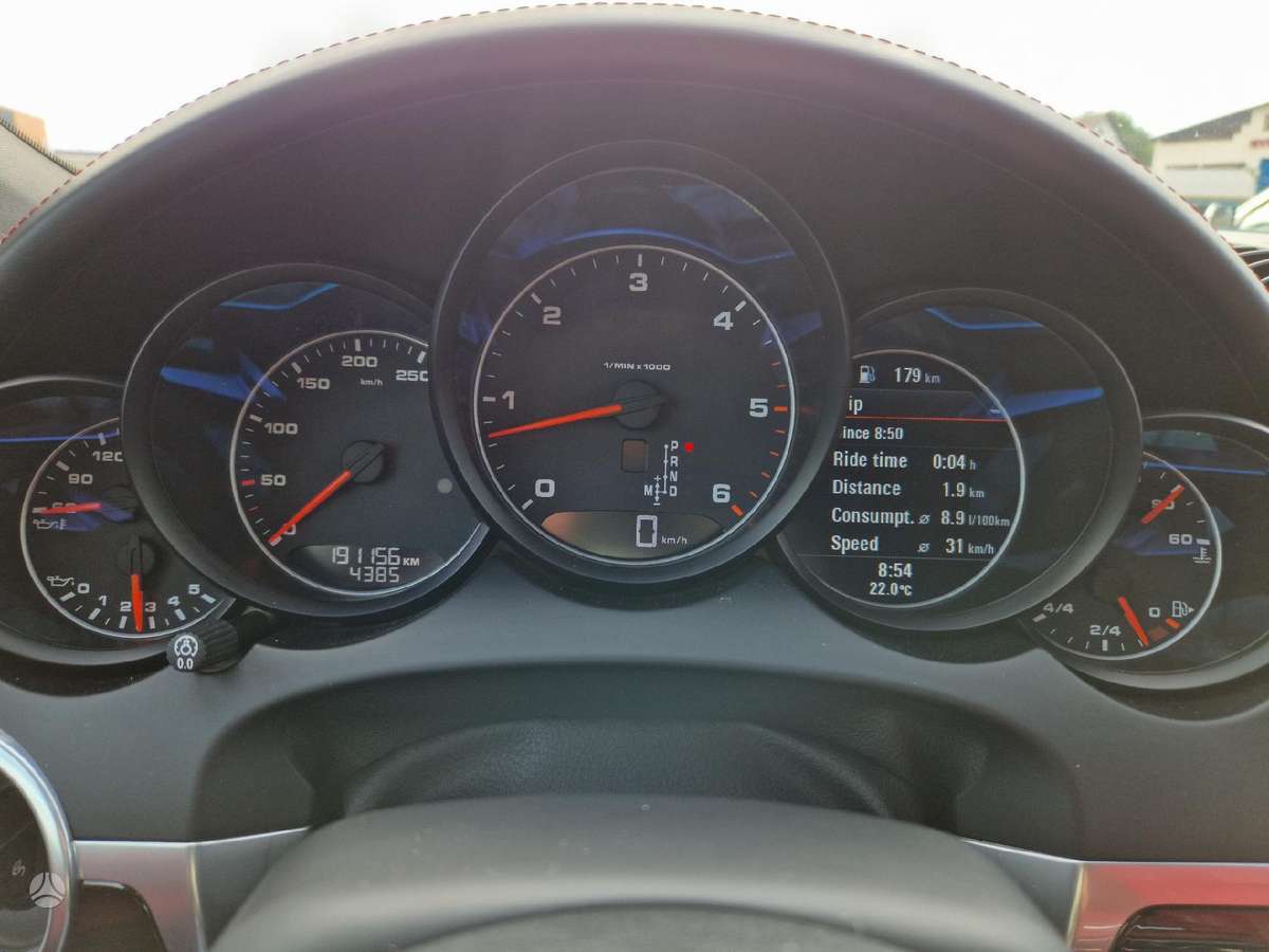 Porsche Cayenne - 5