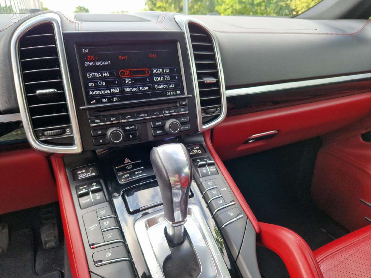 Porsche Cayenne - 12