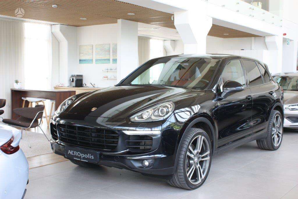Porsche Cayenne - 1