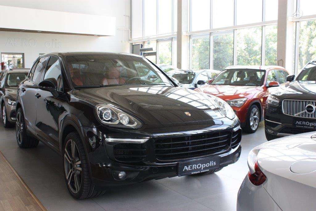 Porsche Cayenne - 2