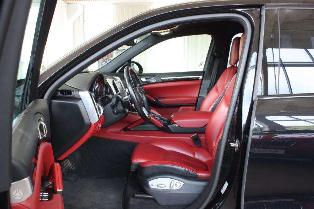 Porsche Cayenne - 9