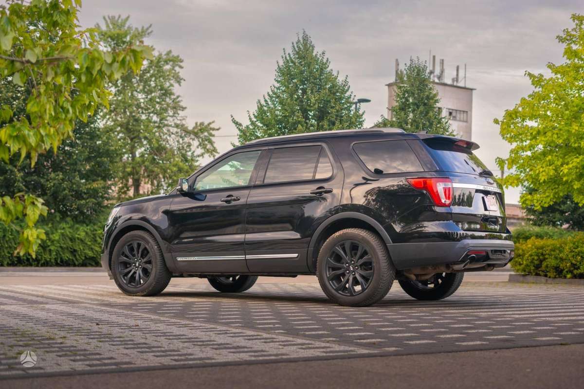 Ford Explorer, 3.5 l., off-road / crossover