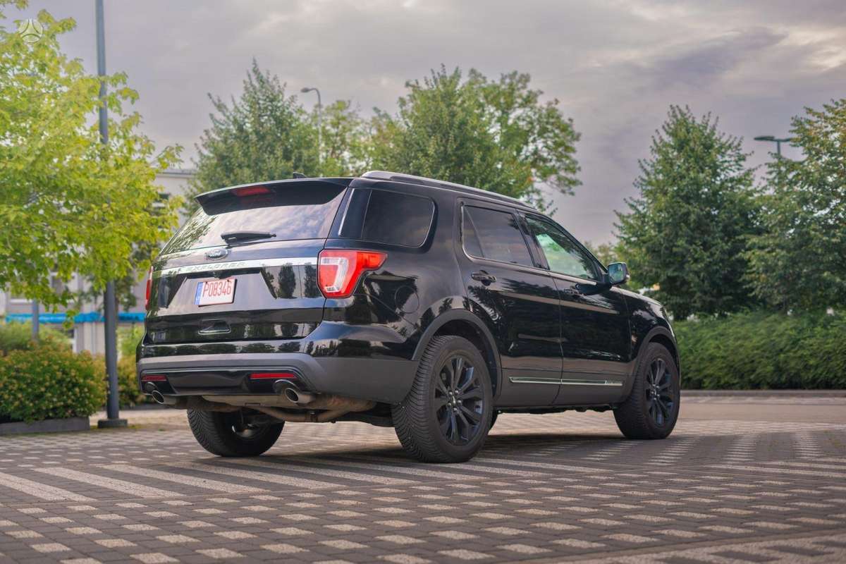 Ford Explorer, 3.5 l., off-road / crossover