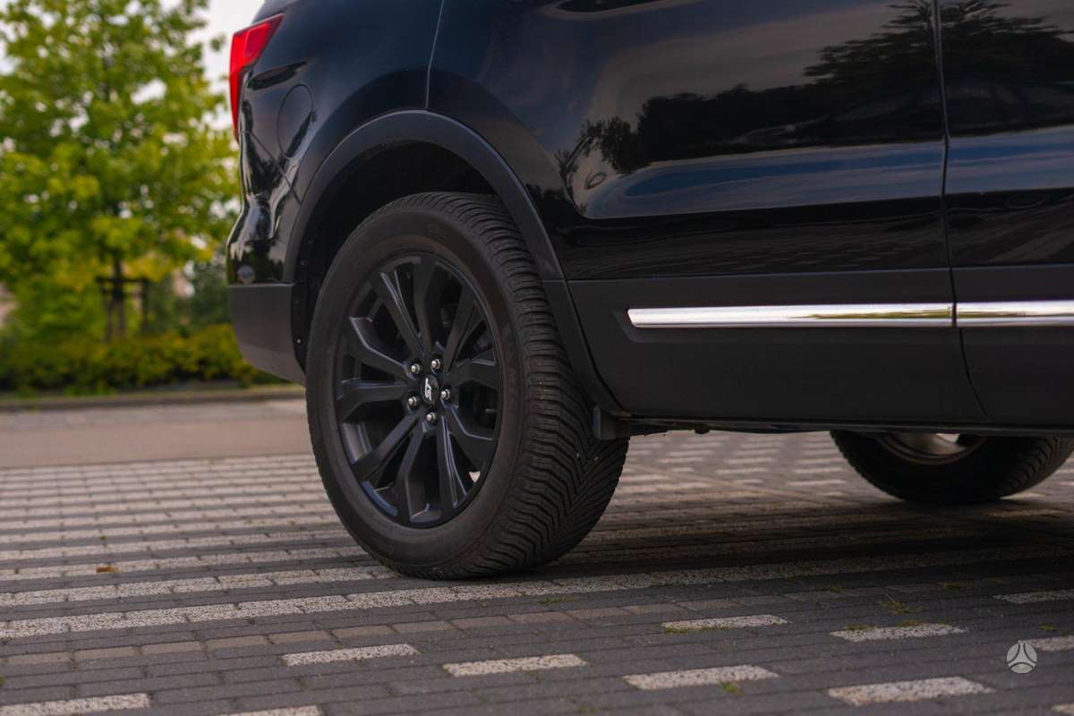 Ford Explorer, 3.5 l., off-road / crossover