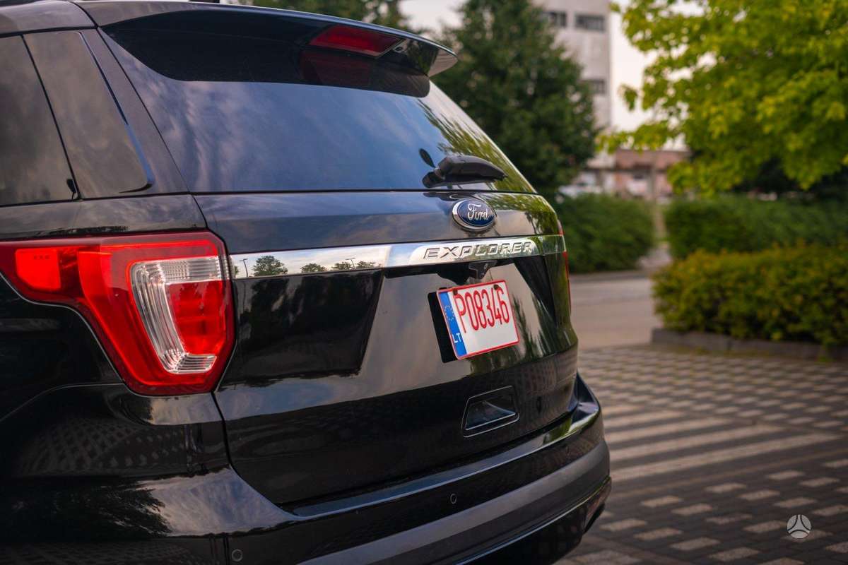 Ford Explorer, 3.5 l., off-road / crossover