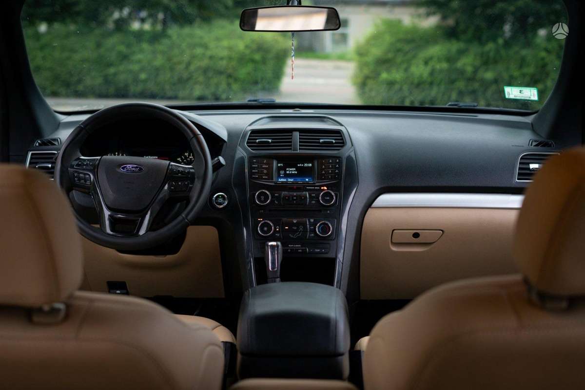 Ford Explorer, 3.5 l., off-road / crossover