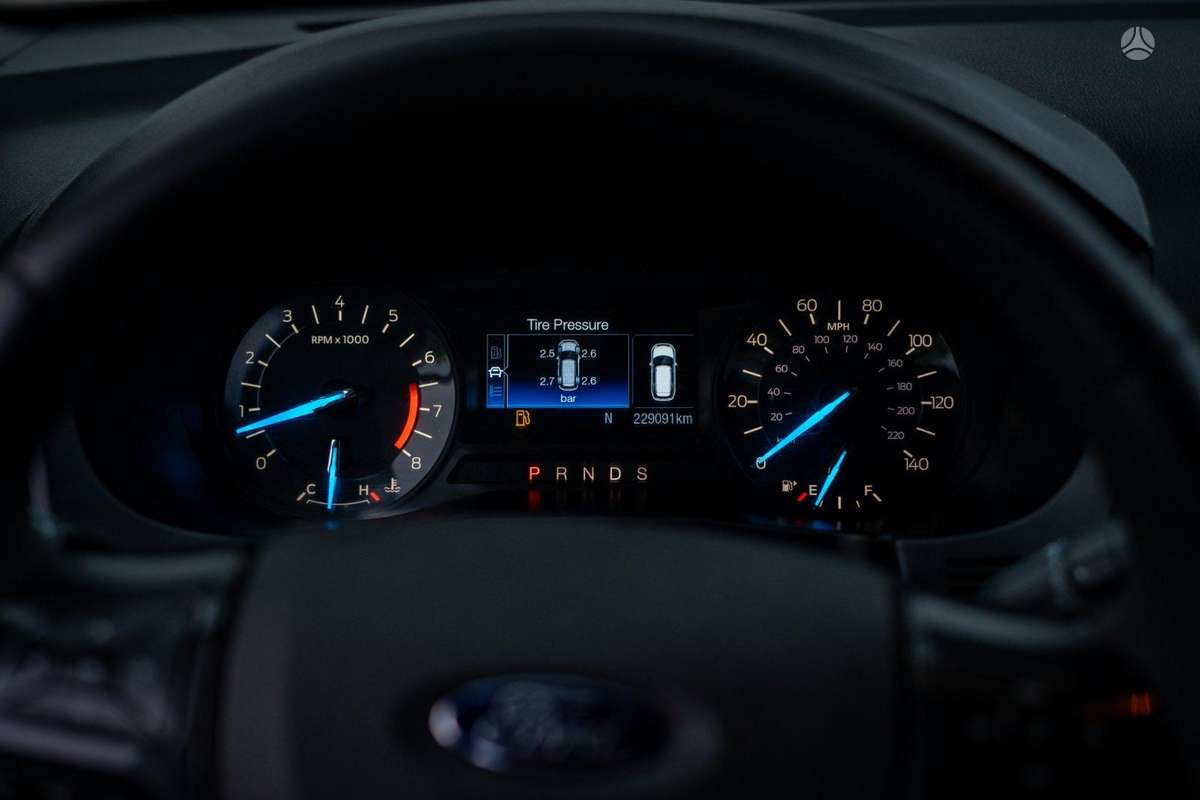 Ford Explorer, 3.5 l., off-road / crossover