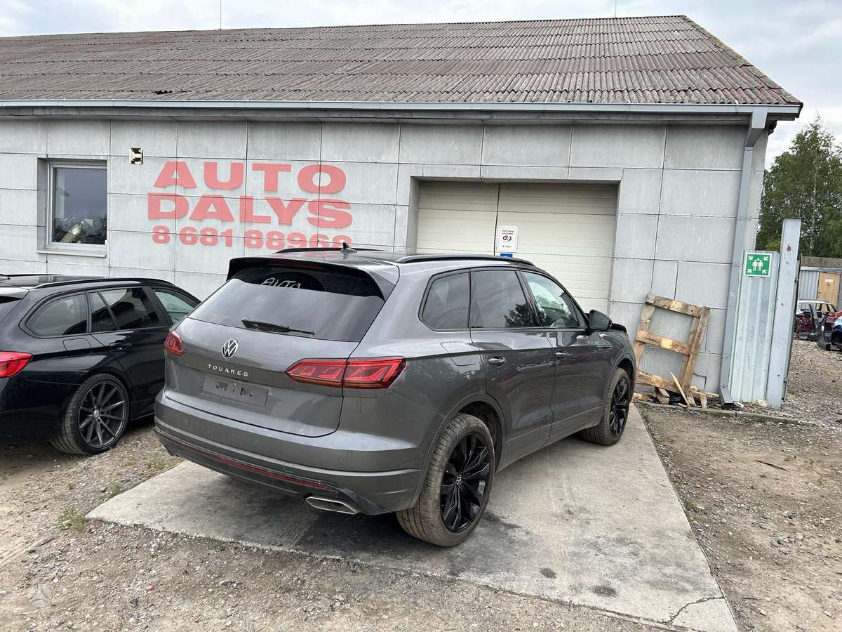 Volkswagen Touareg R line