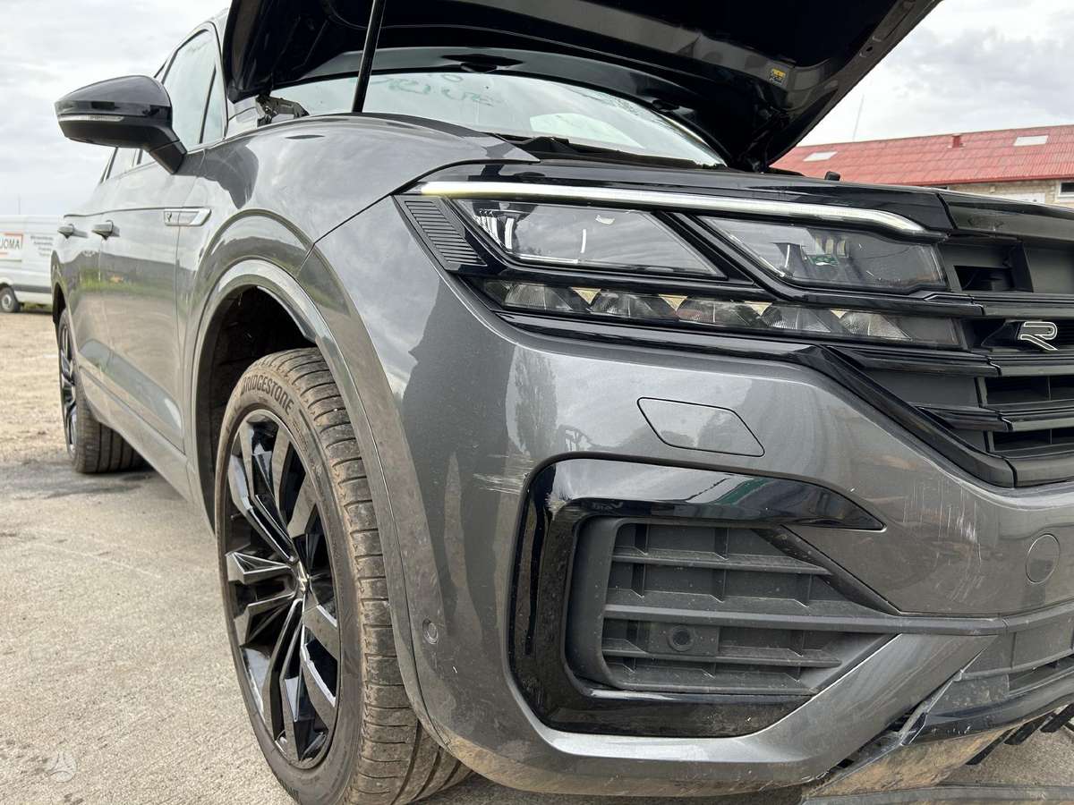 Volkswagen Touareg R line