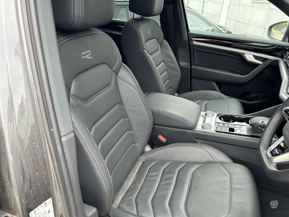 Volkswagen Touareg R line