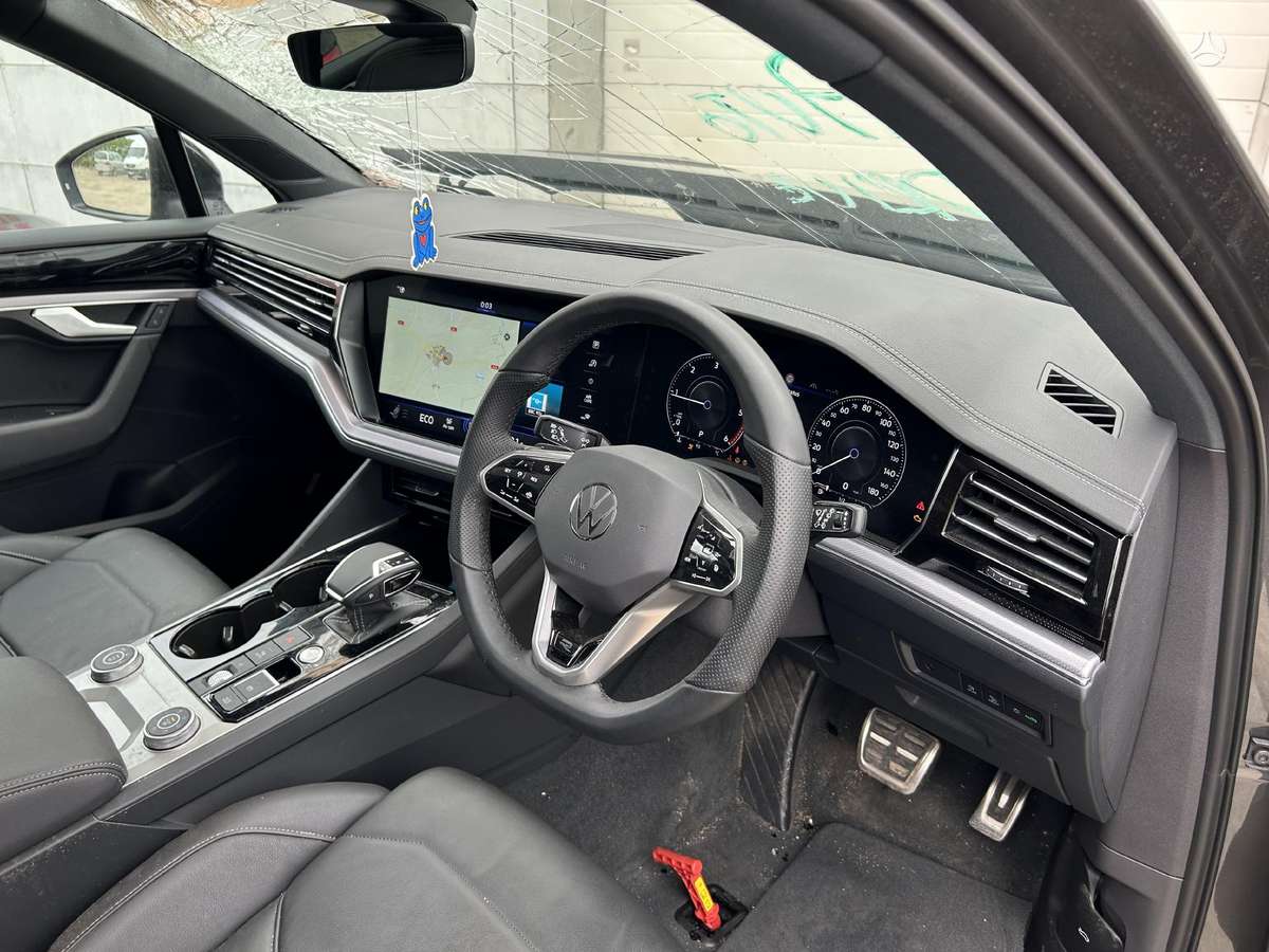Volkswagen Touareg R line