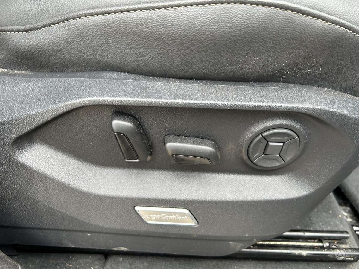 Volkswagen Touareg R line