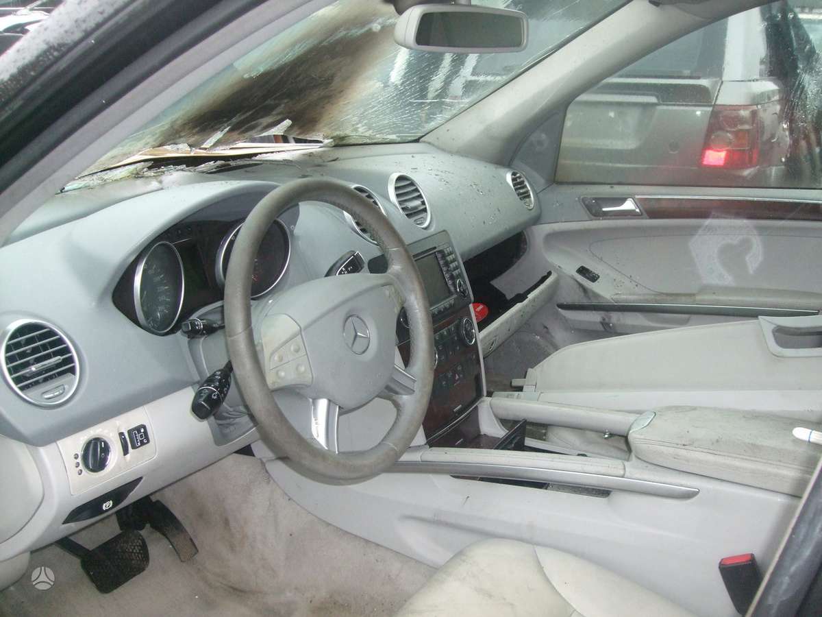 Mercedes-Benz ML350 dalimis