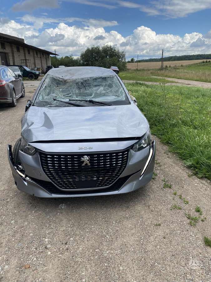 Peugeot 208 dalimis