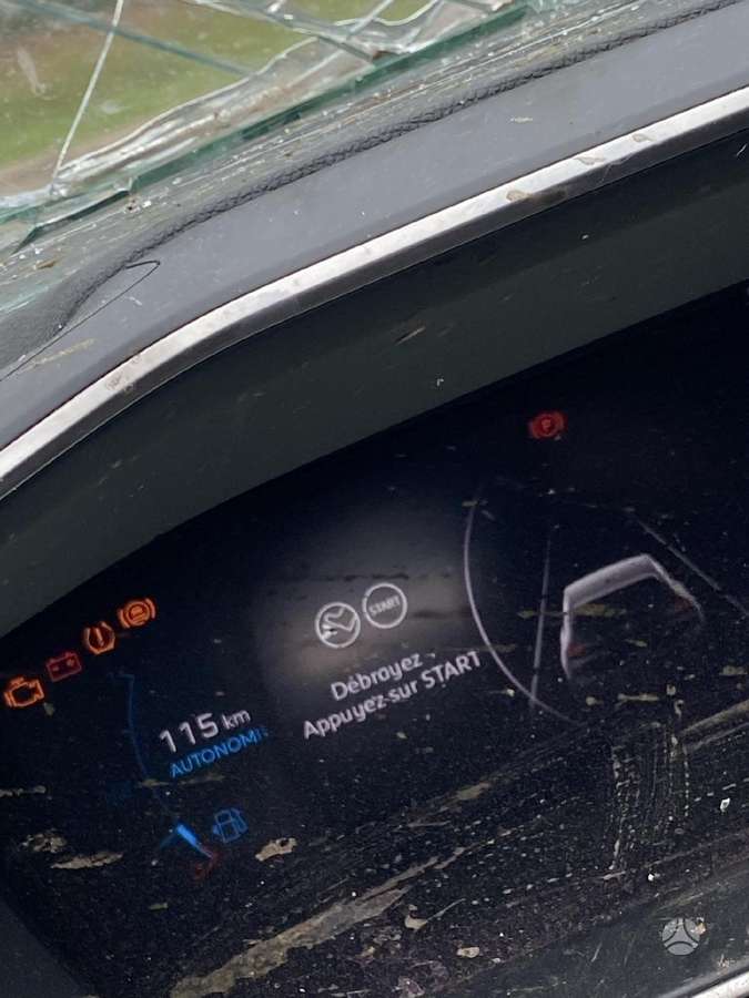 Peugeot 208 dalimis