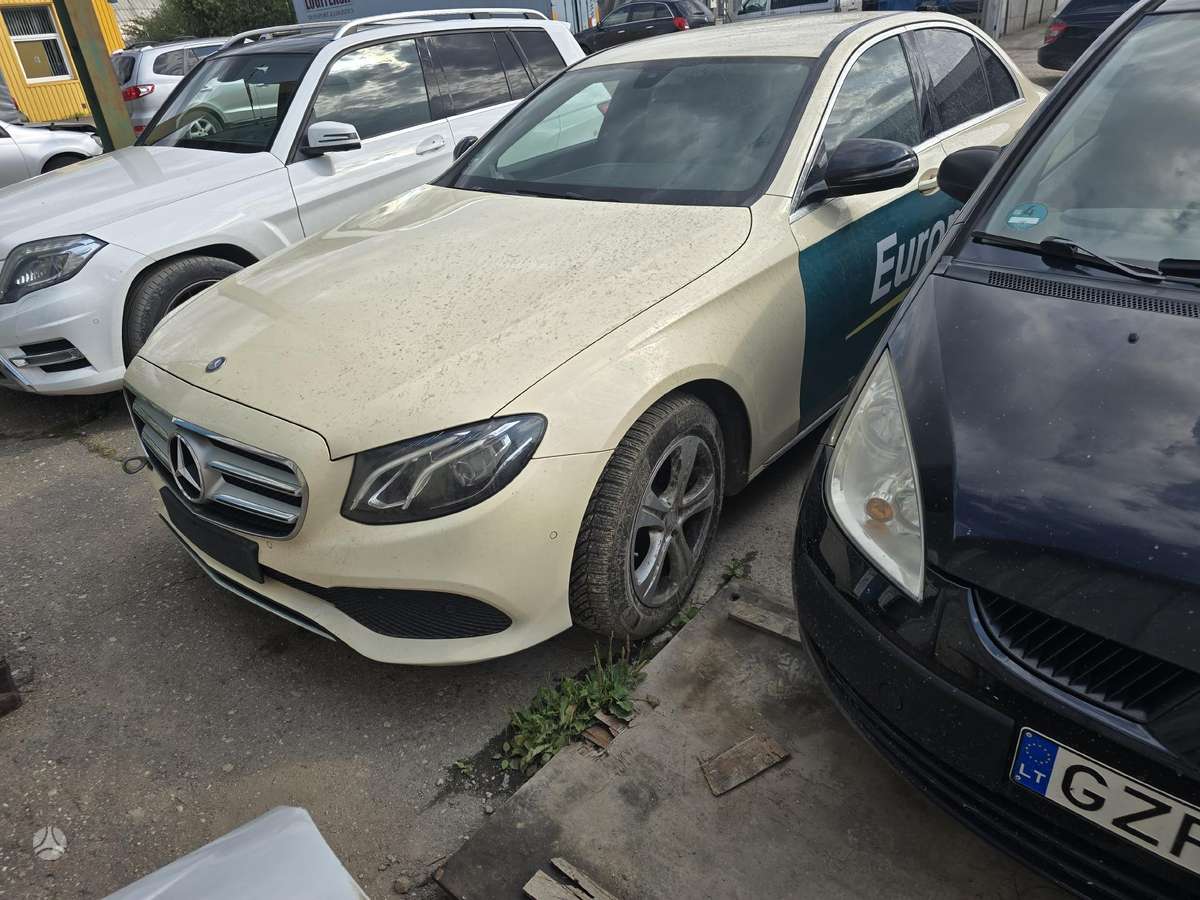 Mercedes-Benz E200