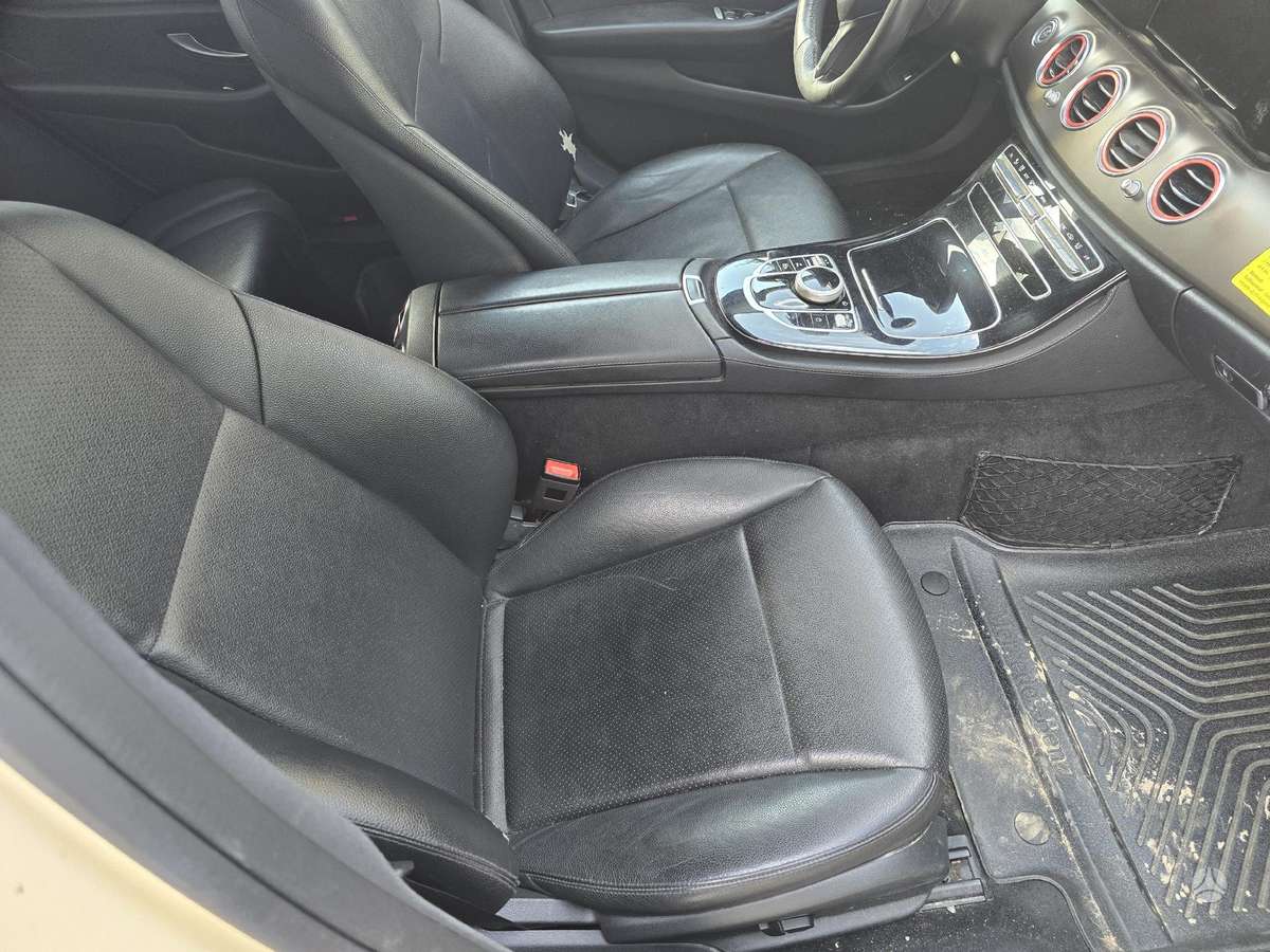 Mercedes-Benz E200