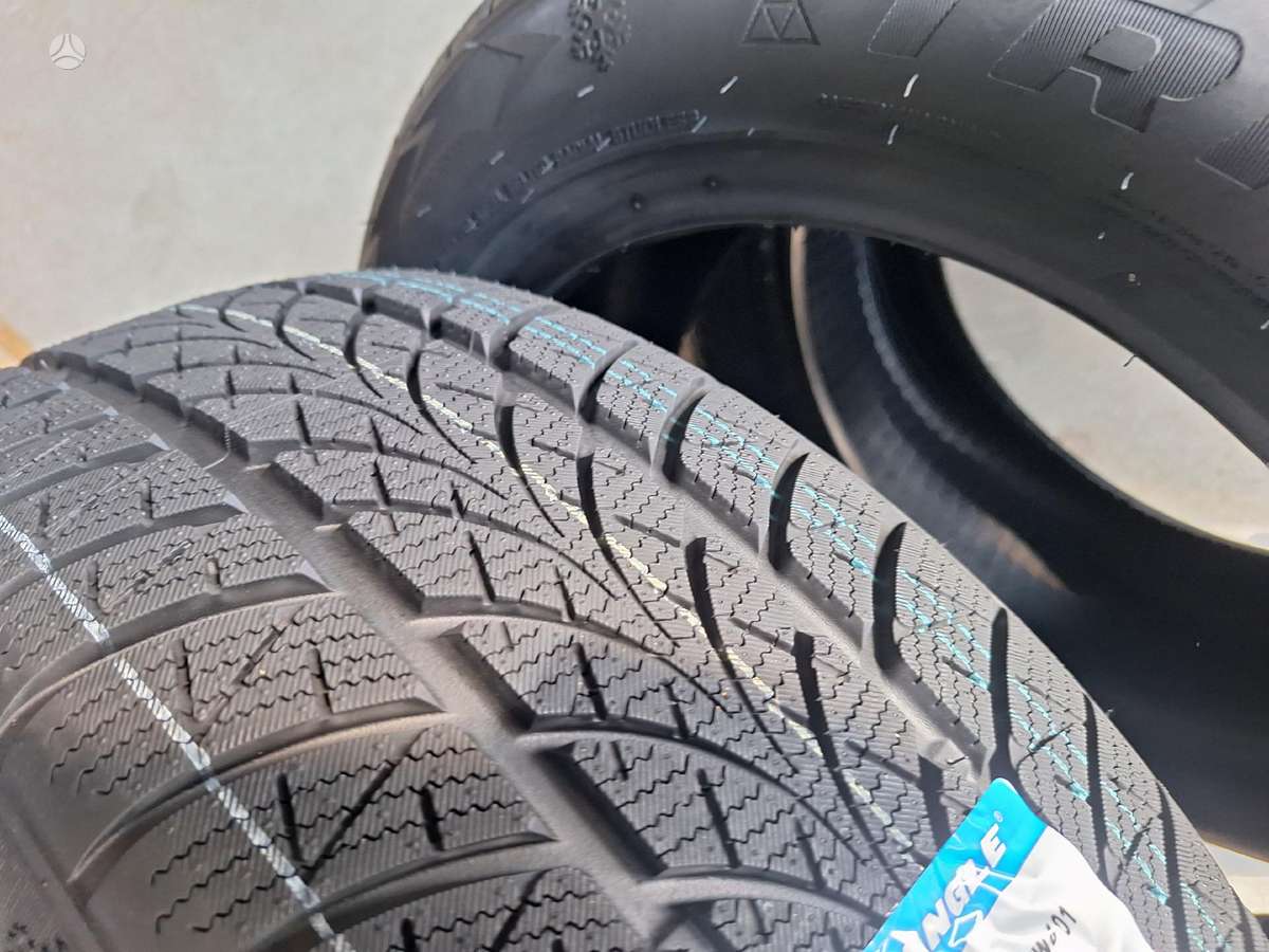 Triangle, winter 205/55 R17