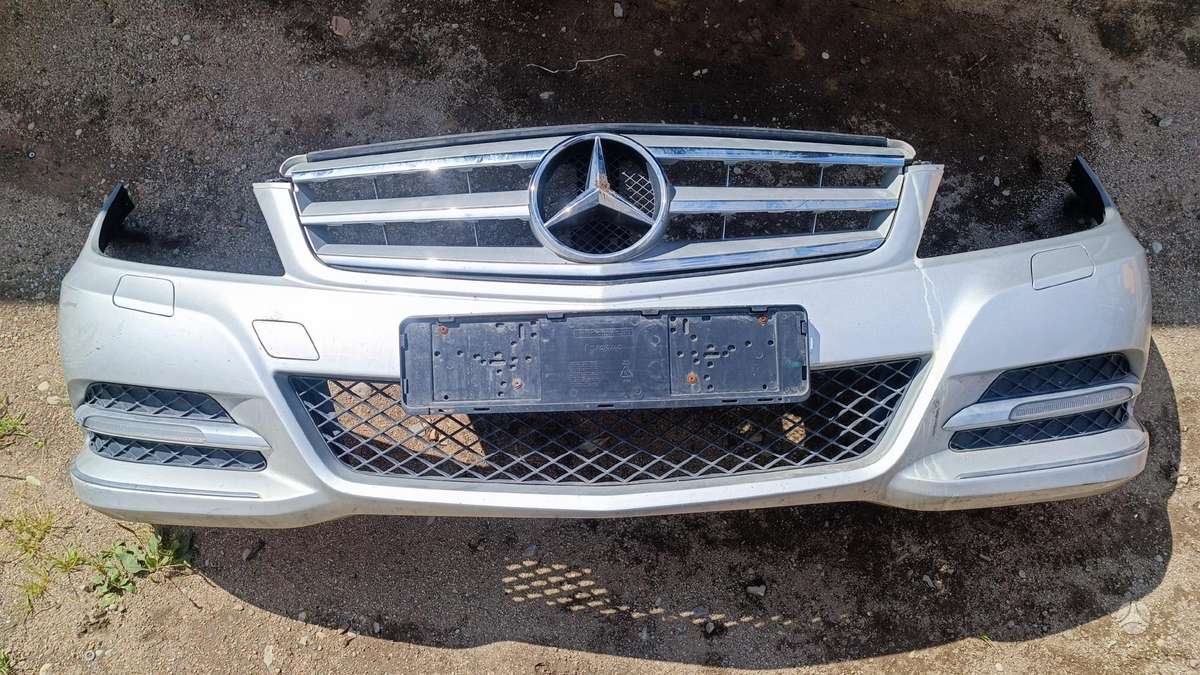 Mercedes-Benz C220