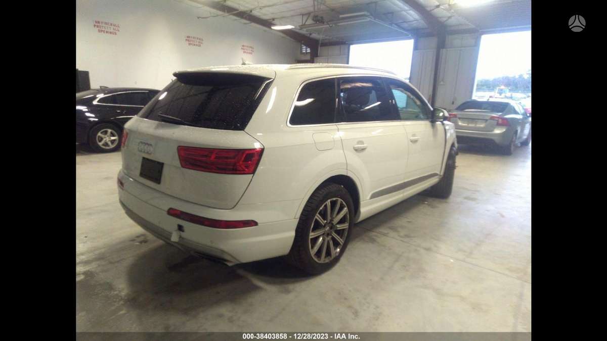 Audi Q7 for parts