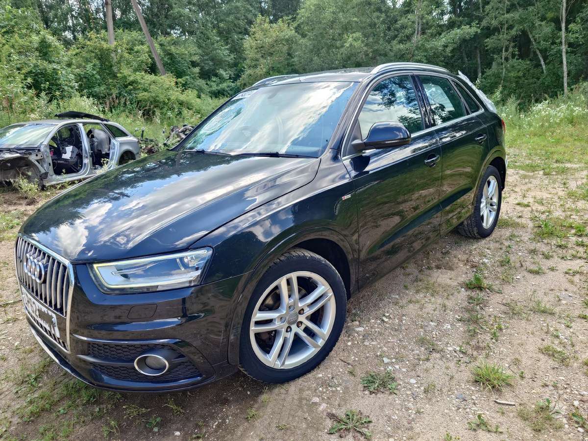 Audi Q3 dalimis. audi q3