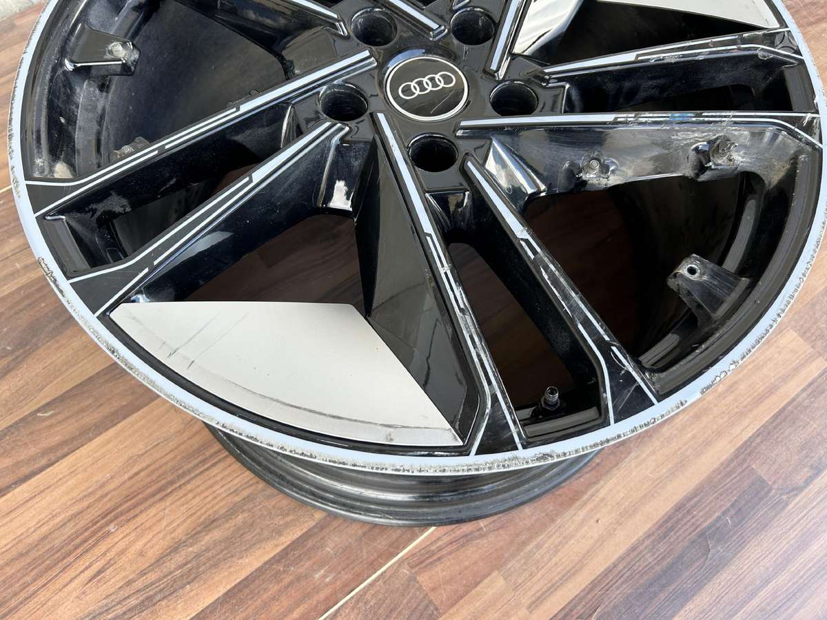 Audi e-tron GT, 4J3601025AD, Cen20746