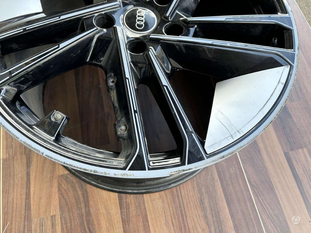 Audi e-tron GT, 4J3601025AD, Cen20746