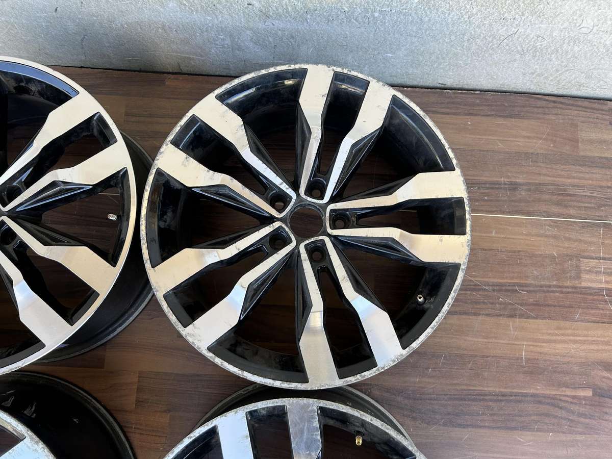 Volkswagen Golf Cen20876