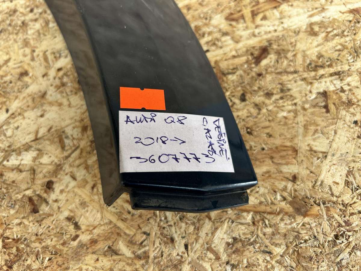 Audi Q8, 4M8854820B, Cen20172