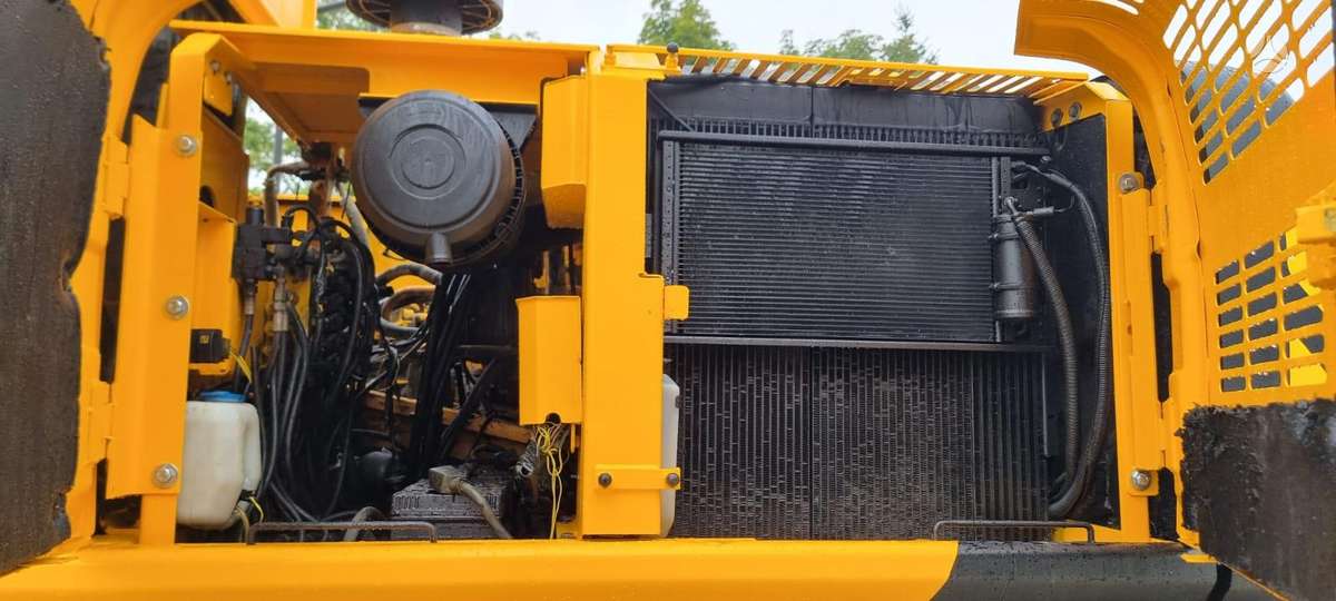 JCB JS 200W, excavator