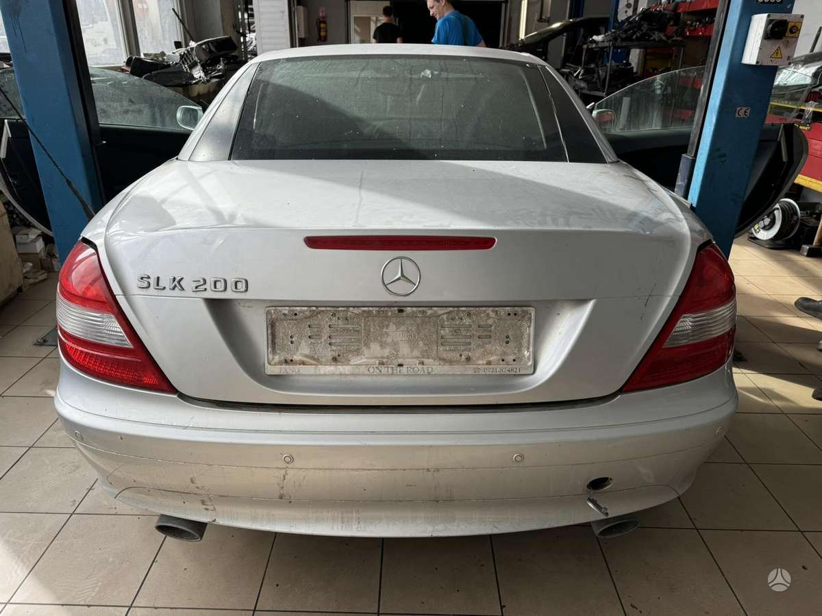 Mercedes-Benz SLK200 по частям