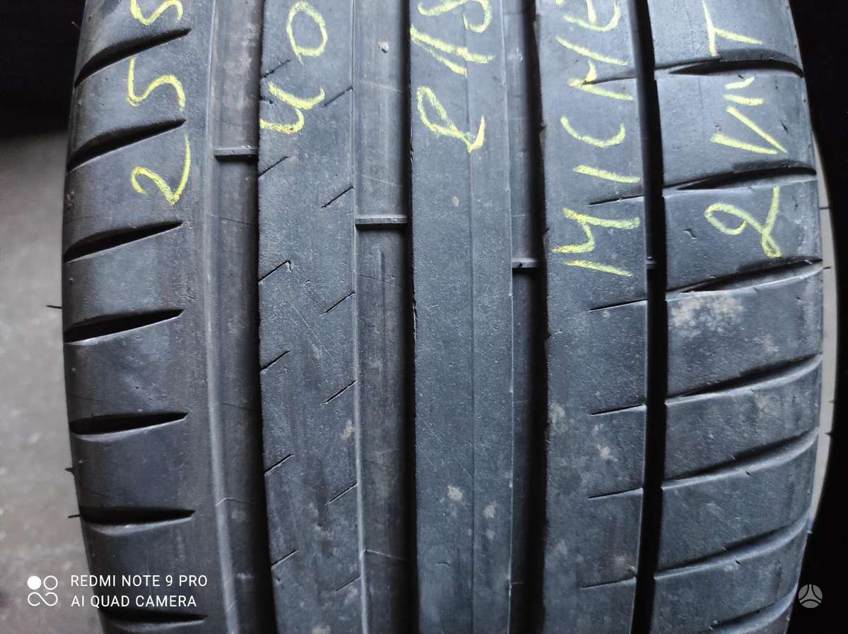 Bridgestone, vasarinės 255/40 R18