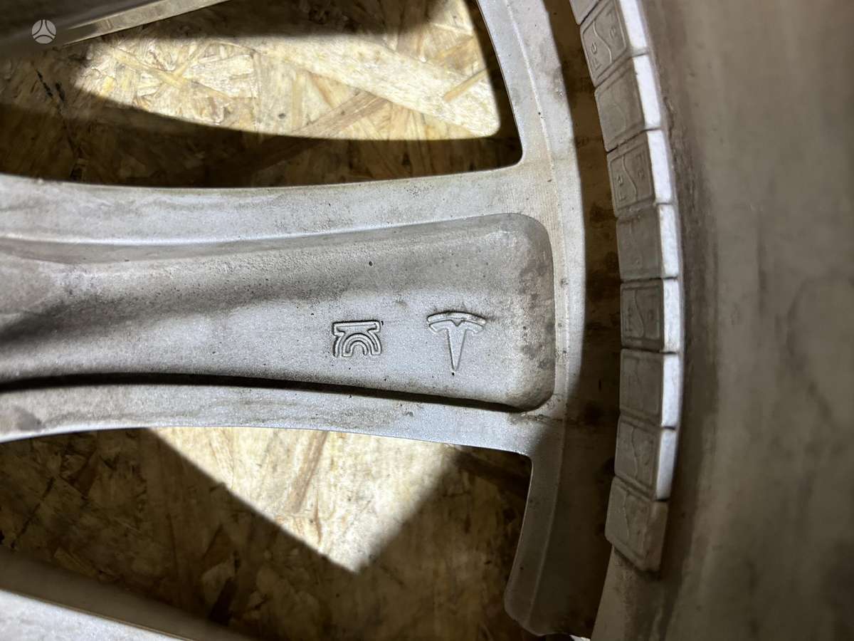Tesla Model S, 105933700B, Cen20355