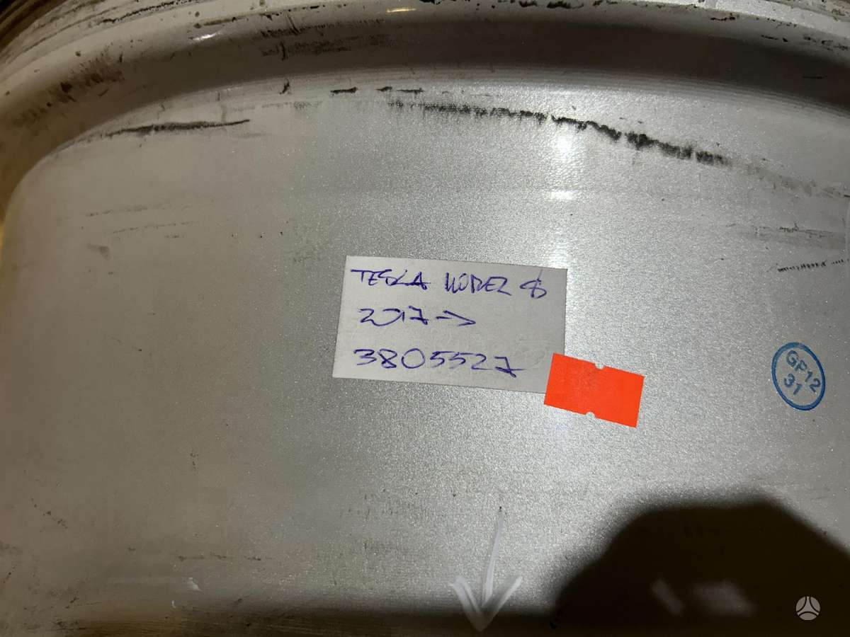 Tesla Model S, 105933700B, Cen20355