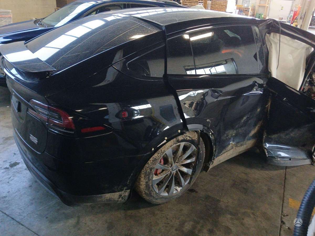 Tesla Model X по частям. Tesla model x plaid dalimis
