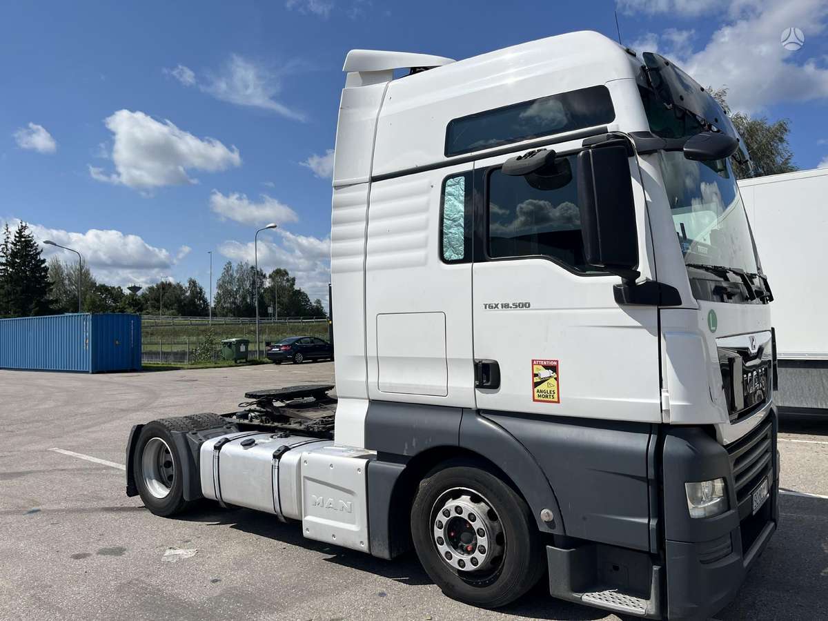MAN TGX, double sleeper