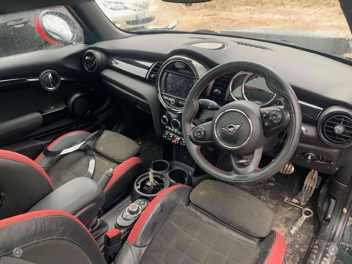 Mini Cooper S dalimis