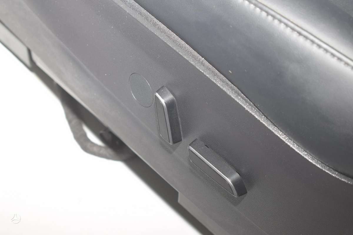Tesla Model 3 seats