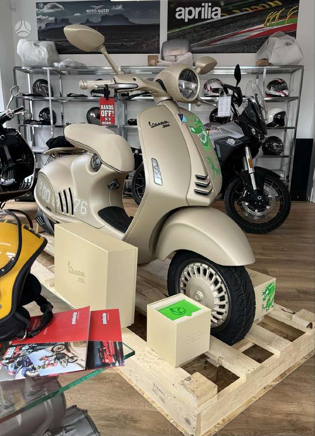 Piaggio Vespa, scooters / mopeds