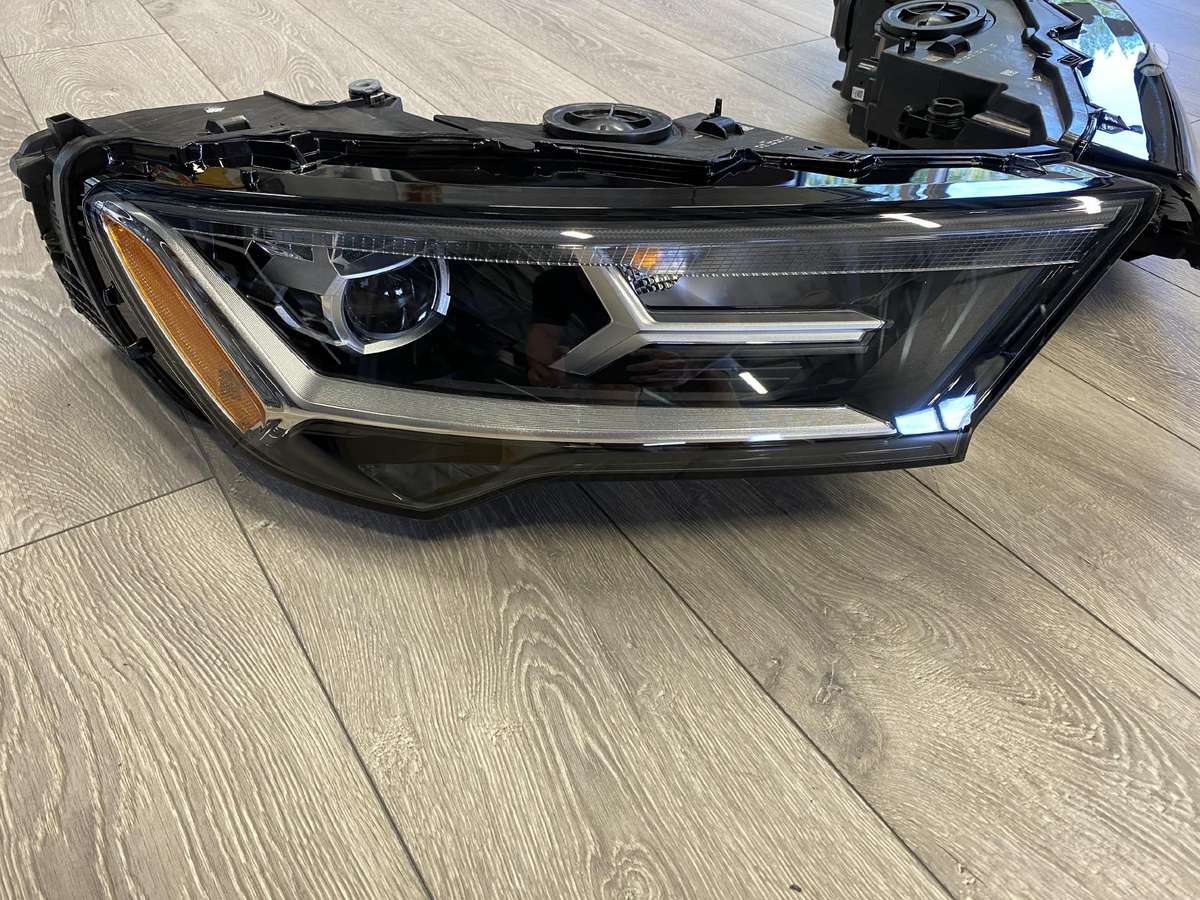 Audi Q7 lights