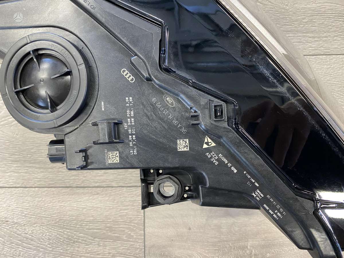 Audi Q7 žibintai