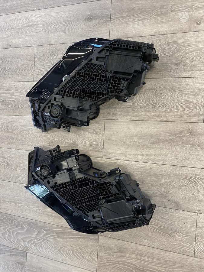 Audi Q7 žibintai