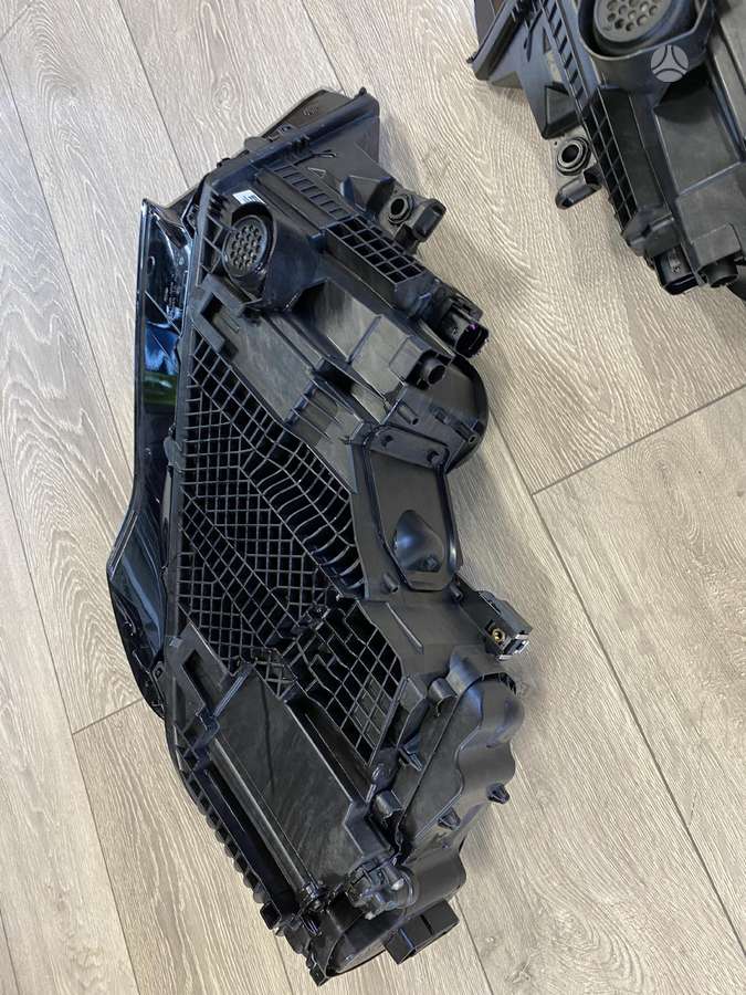Audi Q7 žibintai