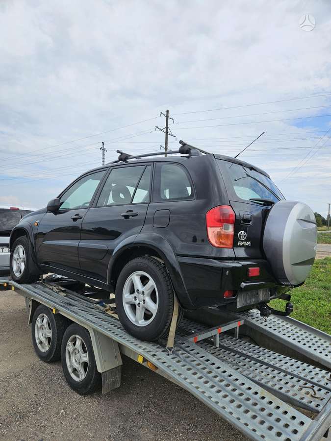 Toyota RAV4 Ardomas automobilis dalimis