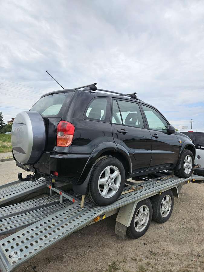 Toyota RAV4 Ardomas automobilis dalimis