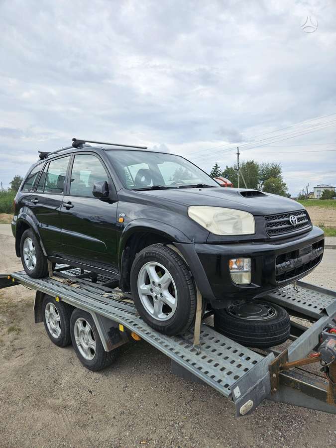 Toyota RAV4 Ardomas automobilis dalimis