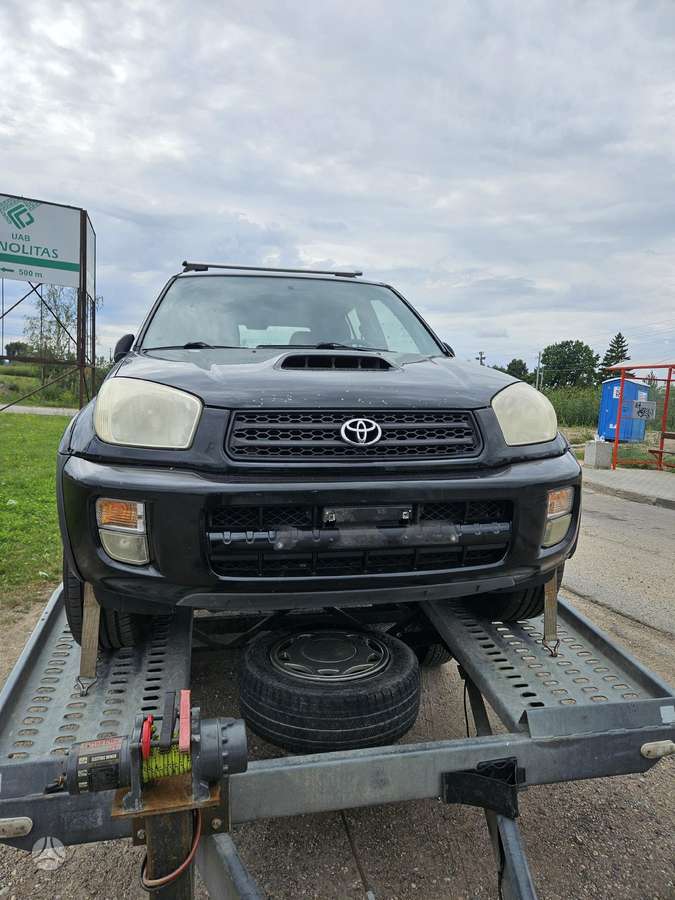 Toyota RAV4 Ardomas automobilis dalimis