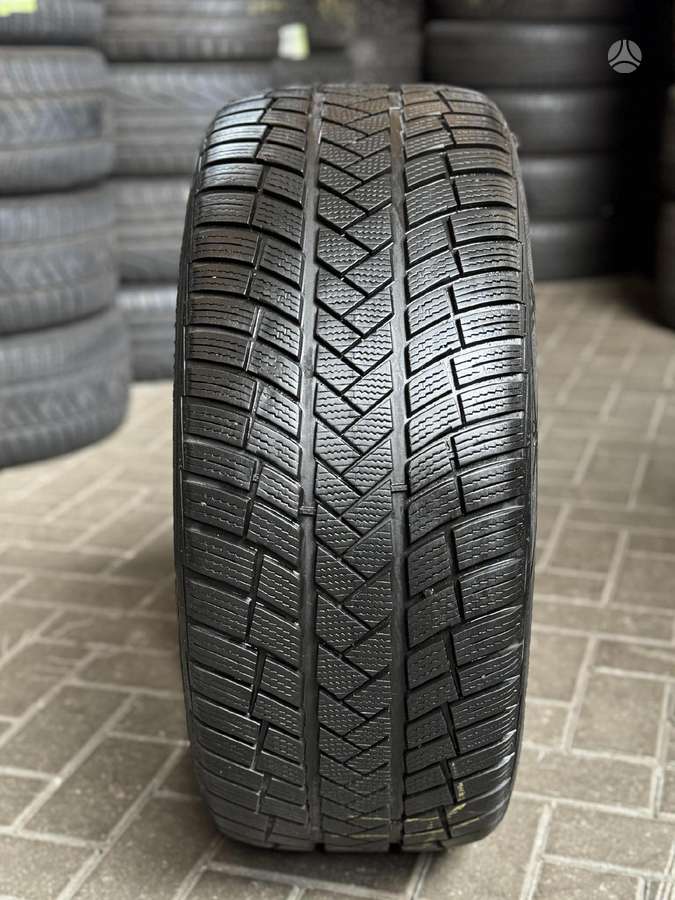 Vredestein WINTRAC PRO, winter 255/40 R20